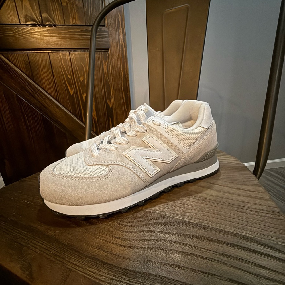 New Balance 574 Core Sneakers - Cream/grey